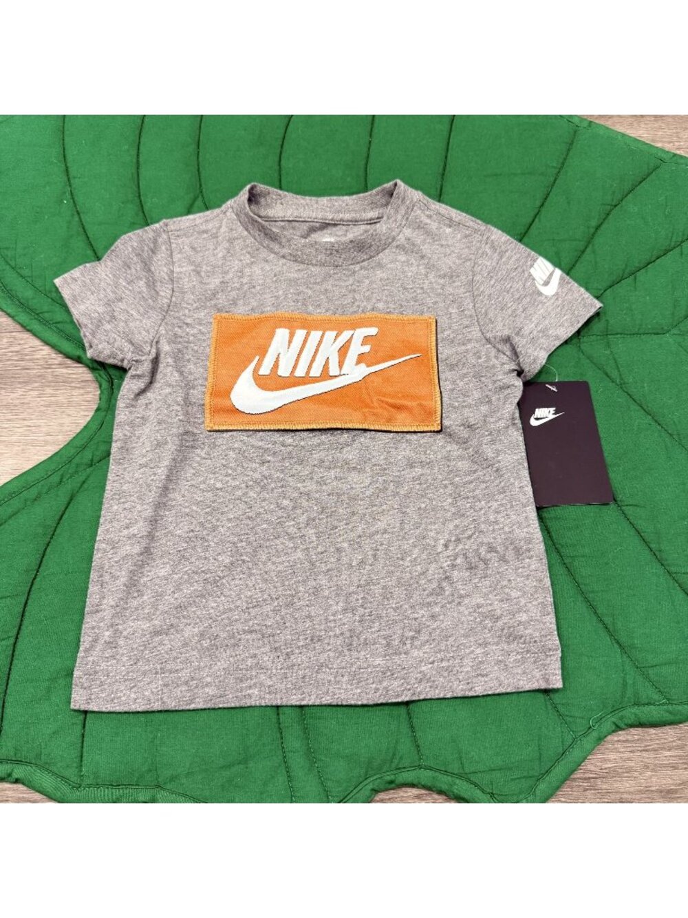 Nike 2T Boys Short Sleeve Graphic Tee Gray